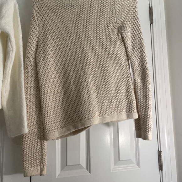 BR sweater. Never worn. Size small - Picture 3 of 3